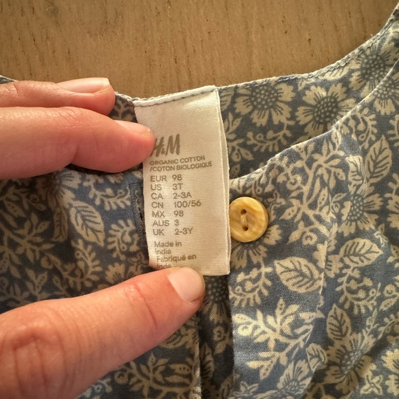 Adorable H&M jumpsuit, 3T - Picture 3 of 3
